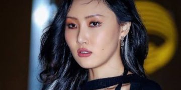 Igd(5) - Hwasa Sets Hearts Ablaze with the Romantic and Bittersweet Teaser for “Good Goodbye”
