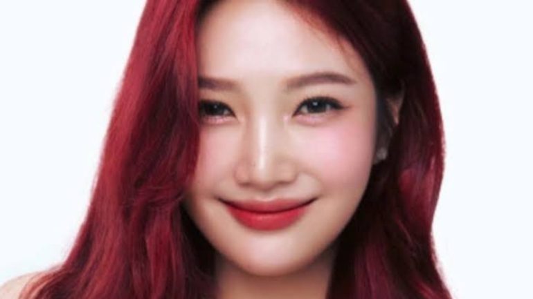 U7f(2) - Red Velvet’s Joy Dazzles Fans at First Solo Fan Meeting: ‘Unmelting Our Green’ Becomes a Night to Remember