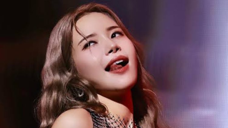 6rtu(4) - MAMAMOO's Solar Successfully Wraps Singapore Leg of 'Solaris' Tour