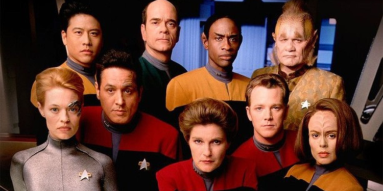 Star Trek: Voyager - Star Trek: Voyager’s Original Captain Would’ve Been Brave, Original, and Unique