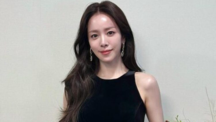 Dthh(7) - The Pressure of the Platform: Han Ji Min's Hosting Critiqued at Blue Dragon Awards