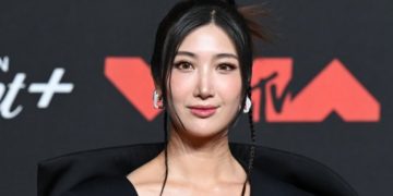 Gsys(6) - EJAE’s Dream Realized: “GOLDEN” OST Track Earns Five Grammy Nominations, Including 'Song of the Year'