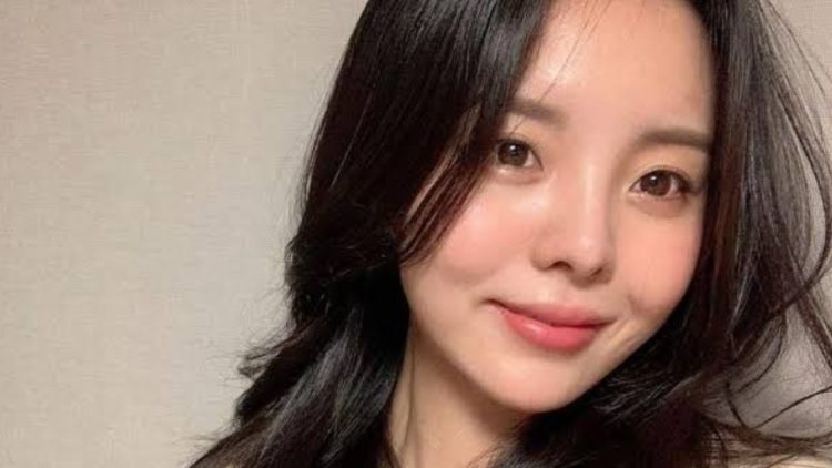 Hw7wk(4) - BTS’s J-Hope’s Sister Jung Ji Woo Concludes Her Fashion Brand Charmeeze: Reflecting on a Decade of Style and Creativity