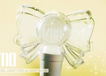 Stgg(4) - izna Reveals Official Light Stick and Light Band with Adorable Bow Design