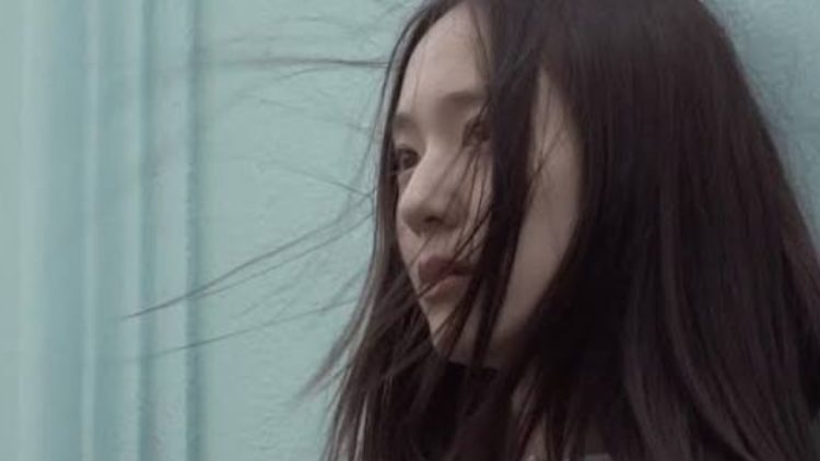 Vsusu(4) - Krystal Announces Solo Album “Solitary” Through Intimate Documentary “Charging Crystals”