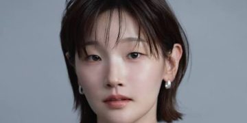 Xtyh(8) - Park So Dam Signs Exclusive Contract with The Present Company