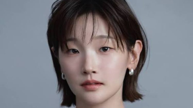 Xtyh(8) - Park So Dam Signs Exclusive Contract with The Present Company