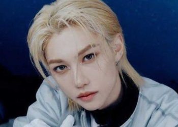 Du5ut(3) - Stray Kids' Felix Reflects on a Year of Extraordinary Giving and Global Volunteering