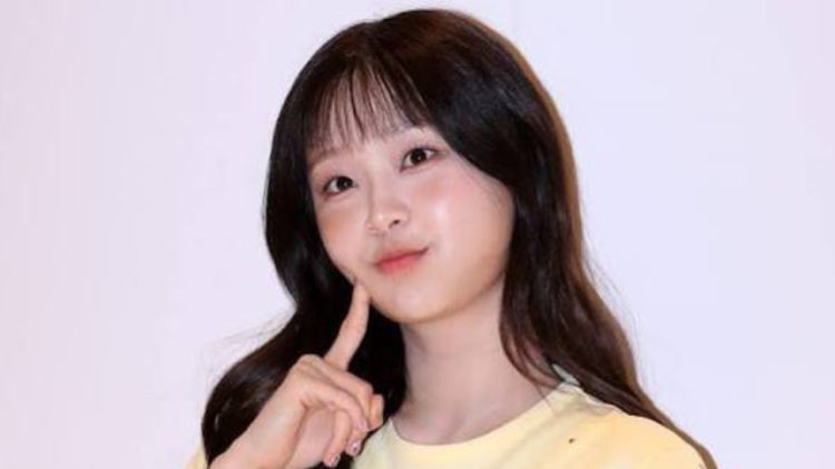 G7f76(2) - Chuu Announces Official Return with Highly Anticipated First Full Album, "XO, My Cyberlove"