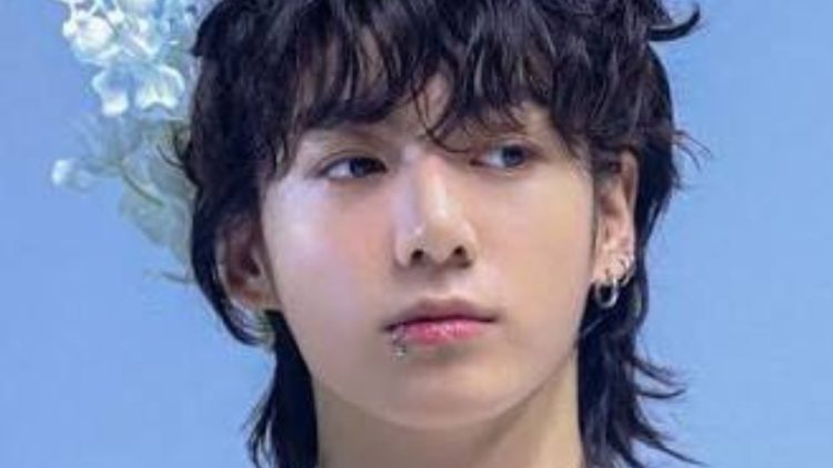 Gyh(4) - BTS's Jungkook Makes History: First K-Pop Soloist to Surpass 10 Billion Spotify Streams