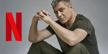Holt McCallany