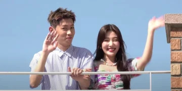 Joy (Red Velvet) and Crush
