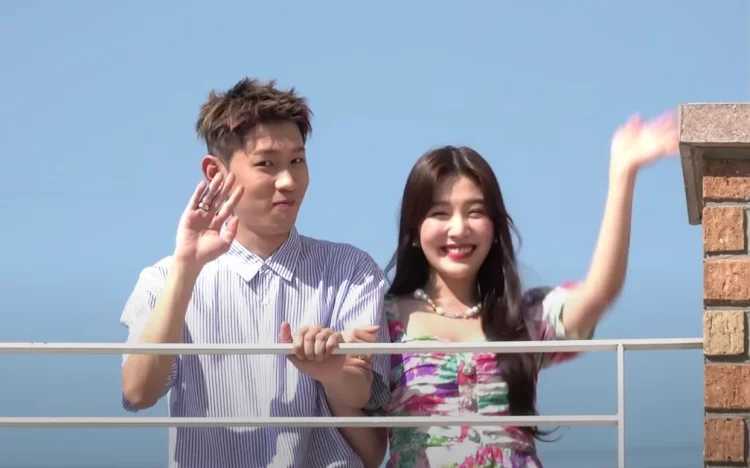 Joy (Red Velvet) and Crush