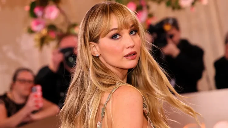 Jennifer Lawrence - Jennifer Lawrence Drops Katniss Bombshell: Hunger Games Fans Get Epic Reunion News