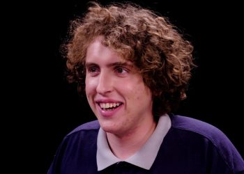 Andrew Callaghan (Credit: CNN) - Why Was Andrew Callaghan Cancelled? The Man-On-The-Street King’s Sudden Fall
