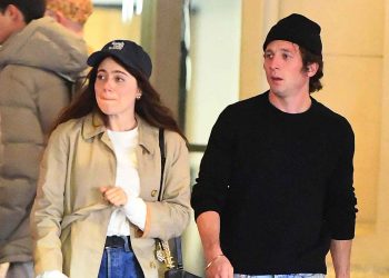 Jeremy Allen White and Molly Gordon
