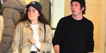 Jeremy Allen White and Molly Gordon
