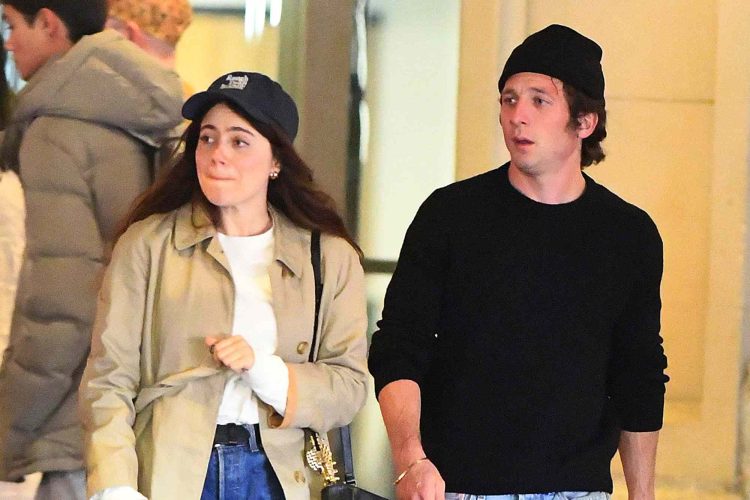 Jeremy Allen White and Molly Gordon