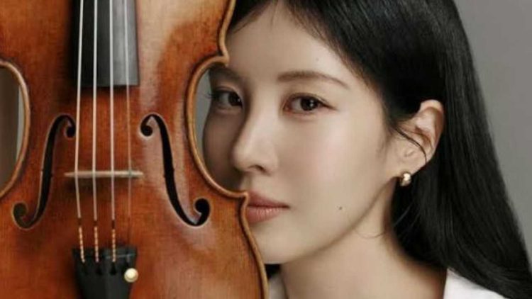 Ututsutsitiyiy(2) - Girls’ Generation’s Seohyun Debuts as Violin Soloist for Classical Outreach