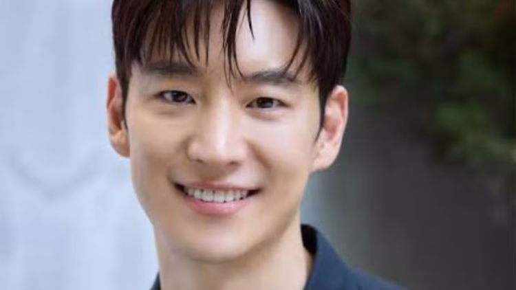 Hshsv from Actor Lee Je-Hoon Donates 100 Million Won to Support Cancer Research and Underprivileged Patients