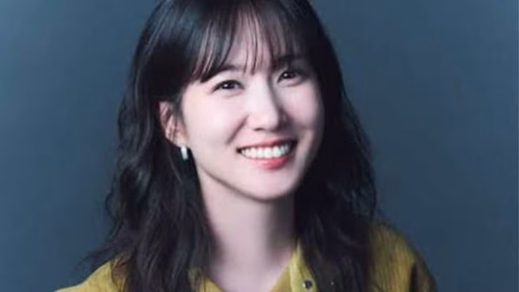 Tsu5s5i1 from Park Eun Bin Explores New Horizons With A Potential Lead in The Palace Is Home to Dog Flowers