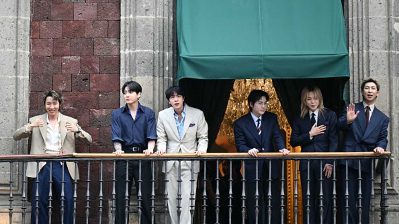 Fuodj2 from BTS Makes a Landmark Appearance at the Presidential Palace in Mexico