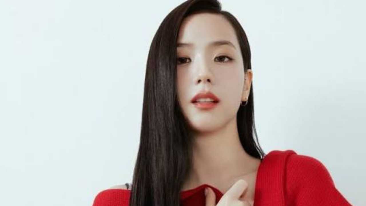 Fuodj9 from Jisoo Sparks Controversy For Not Returning Her Dress As Reported By The Designer