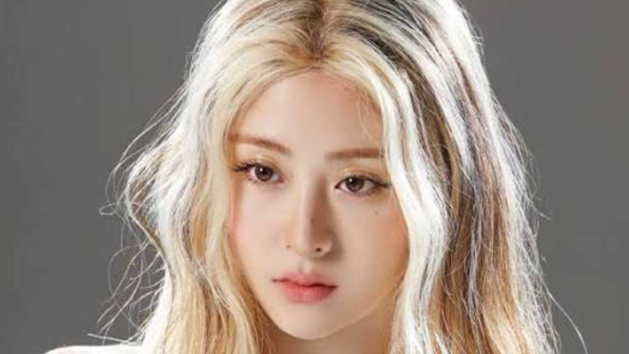 Giztuz10 from Huh Yunjin Addresses Recent Backlash During Live Broadcast