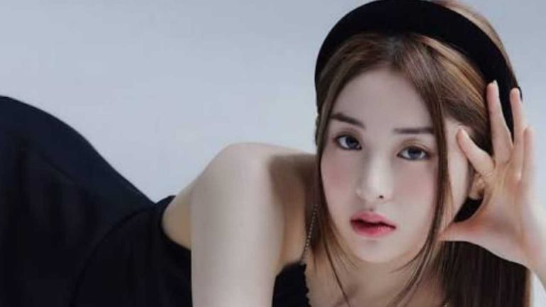 Ugzut7z1 from Huh Yunjin Addresses Recent Backlash During Live Broadcast