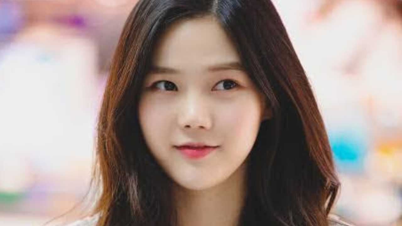 Ugzut7z9 from Oh My Girl’s Hyojung Set for Solo Comeback This May