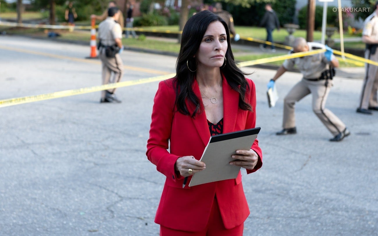 Courteney Cox Reunites With Familiar Faces in Evil Genius
