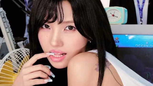 Soyeon Marks Long-Awaited Solo Return with Her First Full-Length Album "What a Wonderful Life"