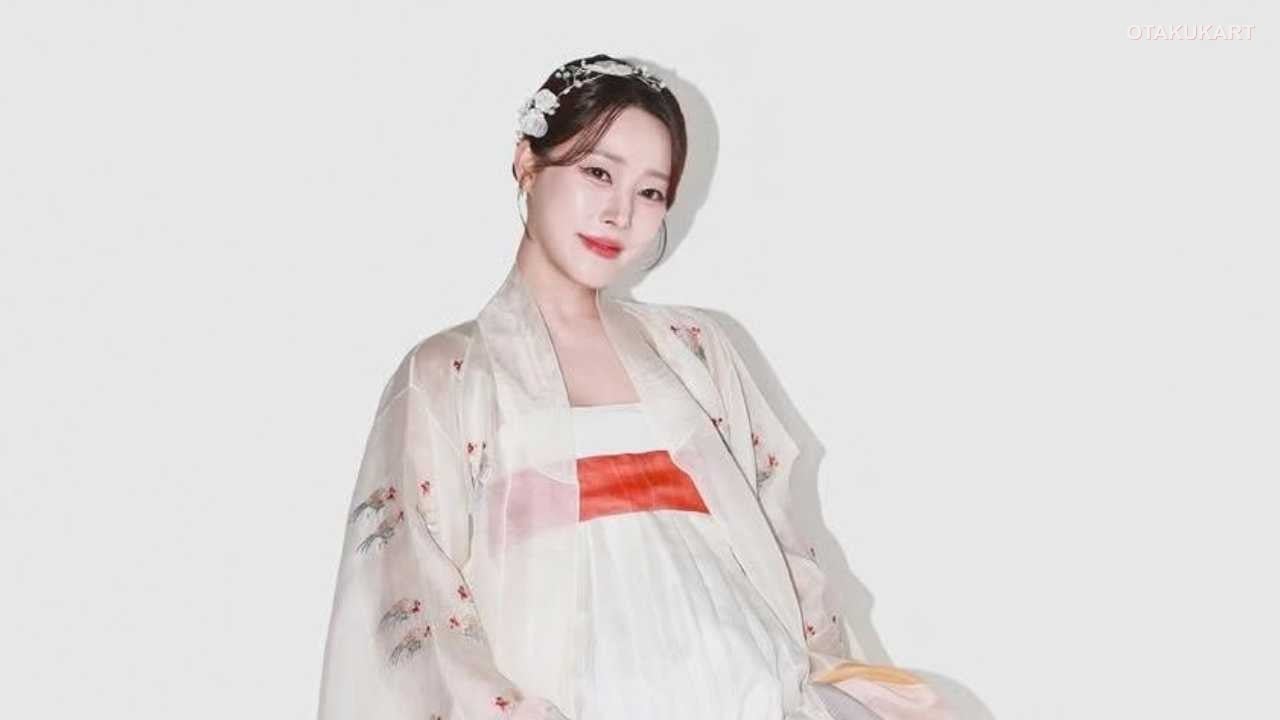 Former Rainbow Member Go Woori Welcomes Her First Baby