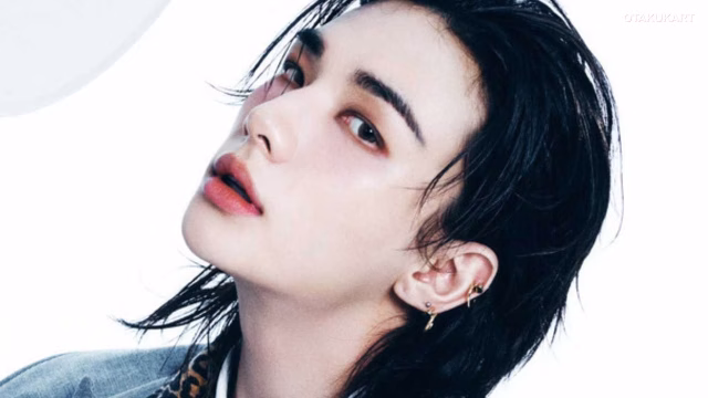 Stray Kids’ Hyunjin to Limit Movements During Upcoming Performances Due to Shoulder Pain