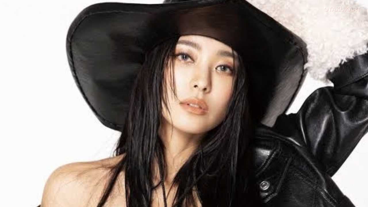 Bora Shares Her Thoughts on Romance and Ideal Partners